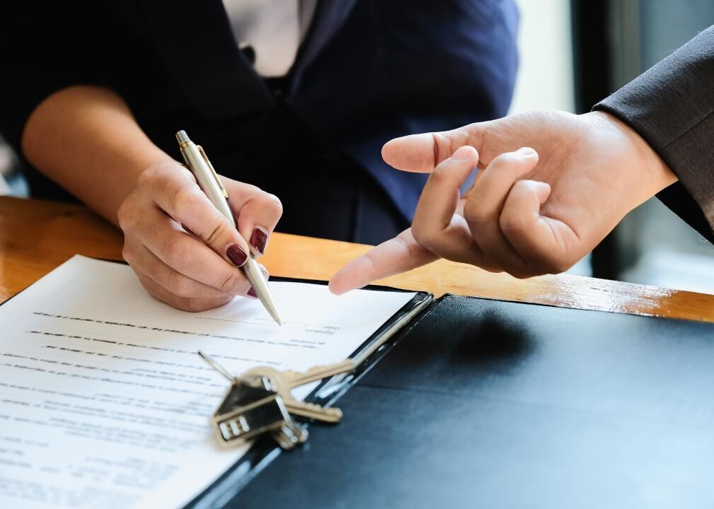1 in 4 home offers are now cash—here’s what that means for the average homebuyer